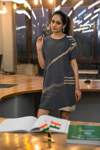 Coastal Mist Minimalist T-Shirt Dress – Women’s Abstract Sand Art Dress with Pockets | Soft Grey & Beige Tones | Casual Comfort Wear